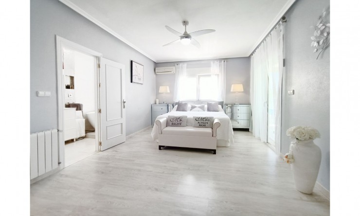 Re-Sale - Detached Villa - Gea y Truyols - Urb Lo Santiago