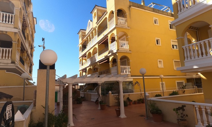 Re-Sale - Apartment - Algorfa - Algorfa - Village