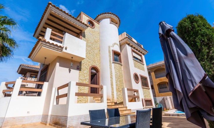 Re-Sale - Detached Villa - Orihuela Costa - Villamartin