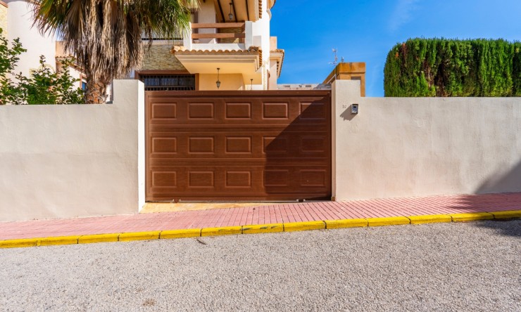 Re-Sale - Detached Villa - Orihuela Costa - Villamartin