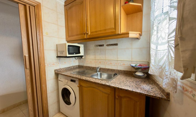 Re-Sale - Apartment - Torrevieja - Torrevieja - Centre