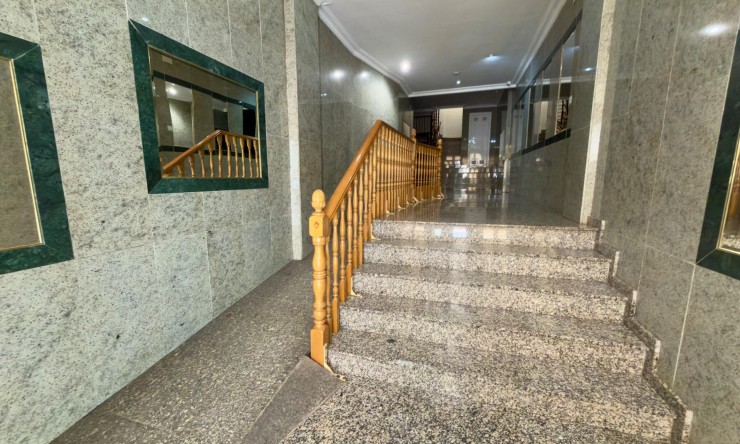 Re-Sale - Apartment - Torrevieja - Torrevieja - Centre