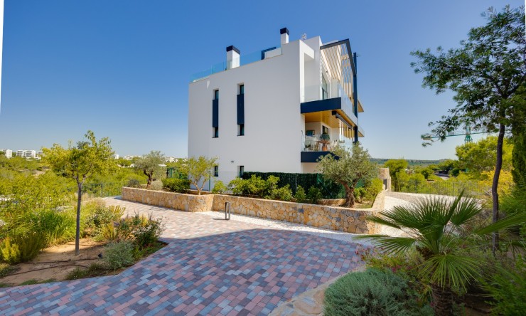 Re-Sale - Apartment - Las Colinas Golf Resort