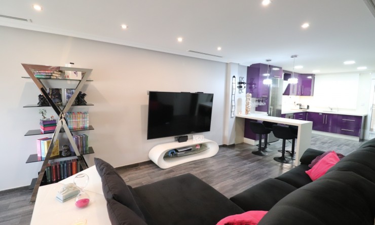 Wederverkoop - Herenhuis - Redovan - Redovan - Stad