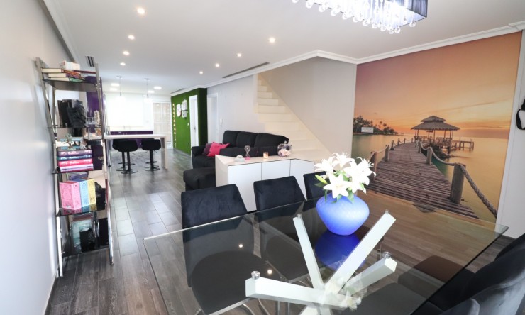 Wederverkoop - Herenhuis - Redovan - Redovan - Stad