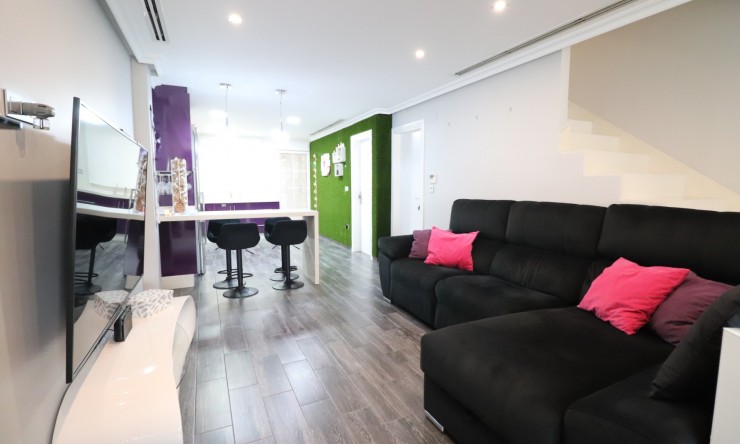 Wederverkoop - Herenhuis - Redovan - Redovan - Stad