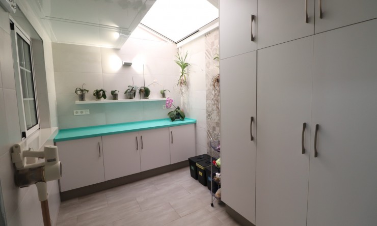 Wederverkoop - Herenhuis - Redovan - Redovan - Stad