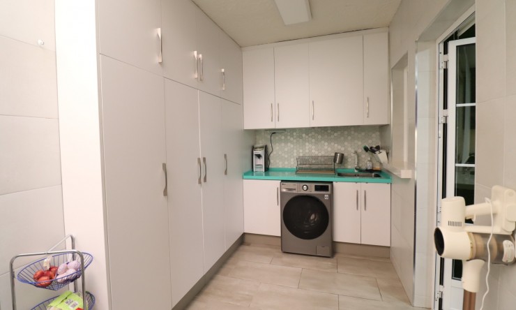 Wederverkoop - Herenhuis - Redovan - Redovan - Stad