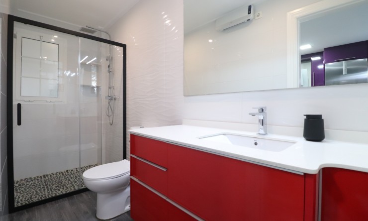 Wederverkoop - Herenhuis - Redovan - Redovan - Stad