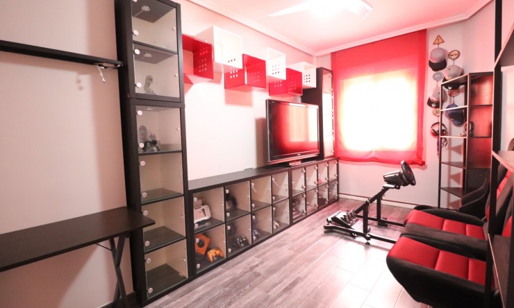 Wederverkoop - Herenhuis - Redovan - Redovan - Stad