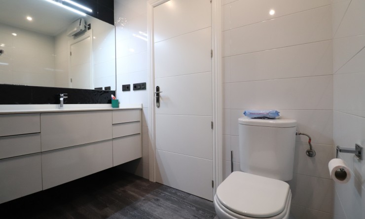 Wederverkoop - Herenhuis - Redovan - Redovan - Stad