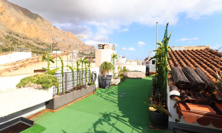 Wederverkoop - Herenhuis - Redovan - Redovan - Stad