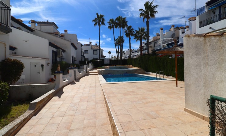 Re-Sale - Bungalow - Orihuela Costa - Villamartin