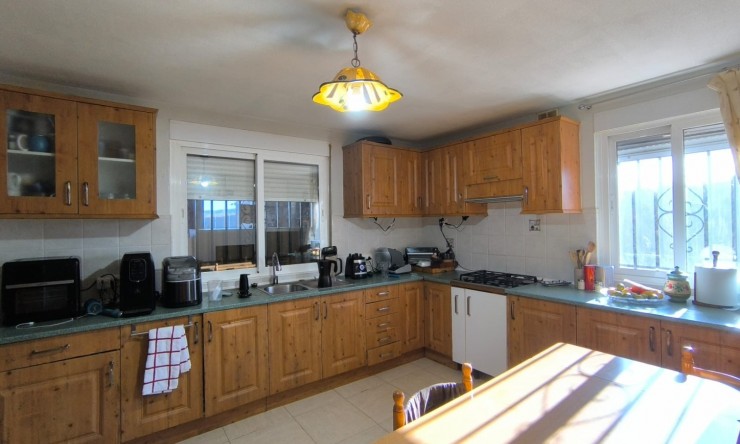 Videresalg - Frittliggende Villa - Villena - Rural location