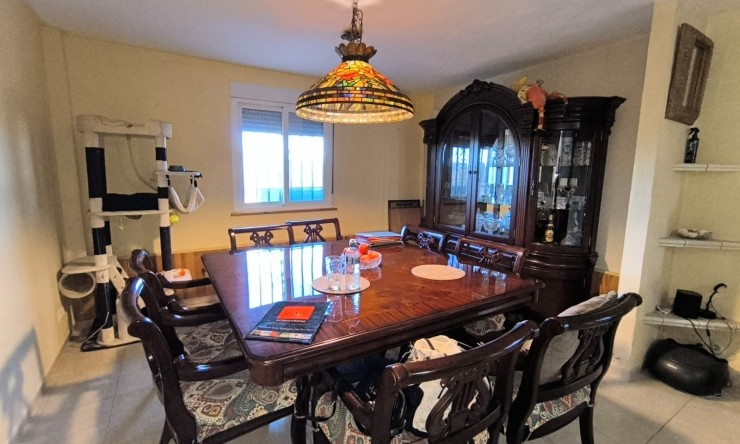 Videresalg - Frittliggende Villa - Villena - Rural location