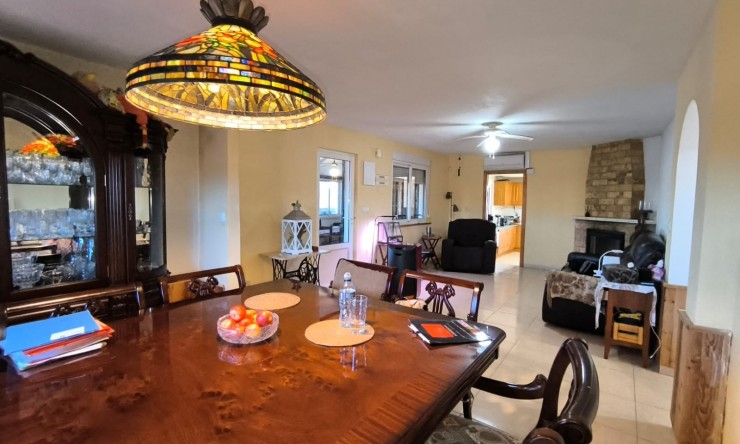 Videresalg - Frittliggende Villa - Villena - Rural location