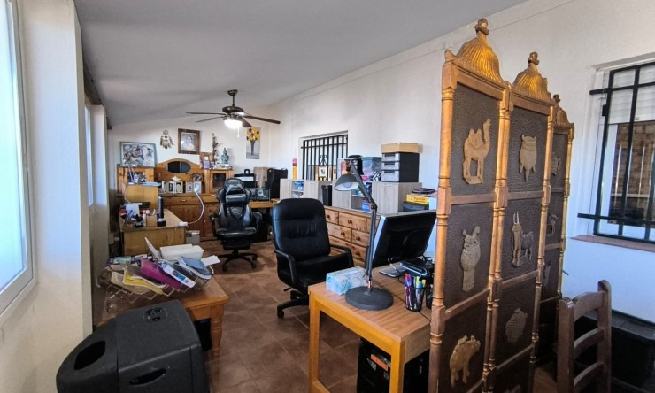 Videresalg - Frittliggende Villa - Villena - Rural location