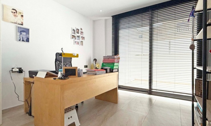 Videresalg - Frittliggende Villa - Orihuela Costa - Villamartin