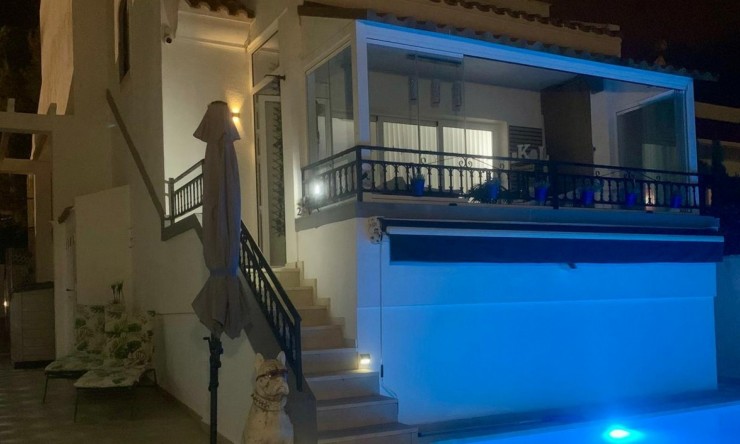 Videresalg - Frittliggende Villa - Orihuela Costa - Villamartin