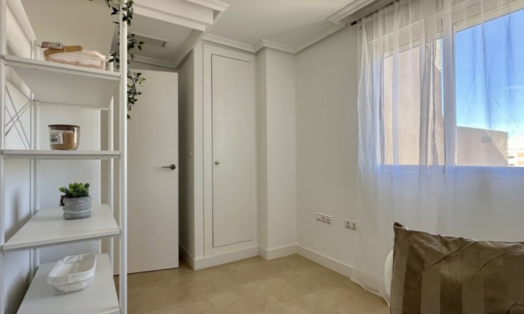 Re-Sale - Apartment - Torrevieja - Torrevieja - Centre