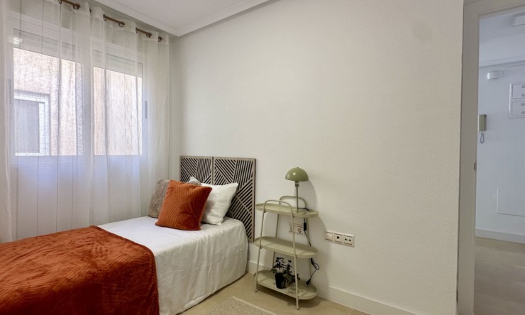 Re-Sale - Apartment - Torrevieja - Torrevieja - Centre