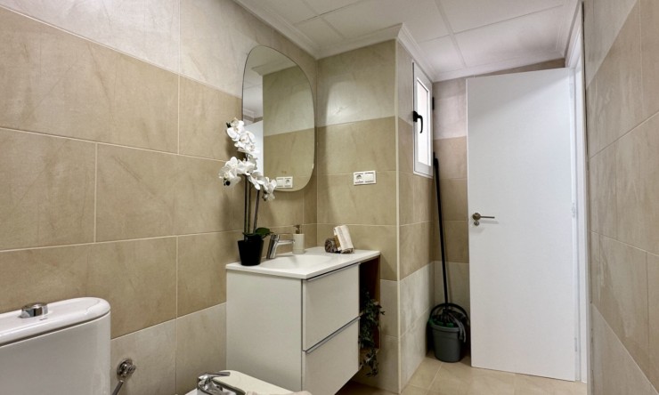 Re-Sale - Apartment - Torrevieja - Torrevieja - Centre