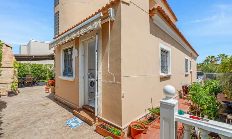 Re-Sale - Detached Villa - Torrevieja - Torre La Mata