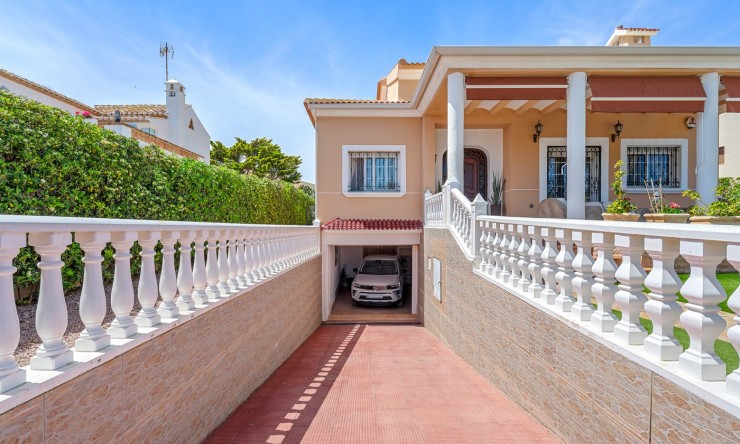 Re-Sale - Detached Villa - Torrevieja - Torre La Mata