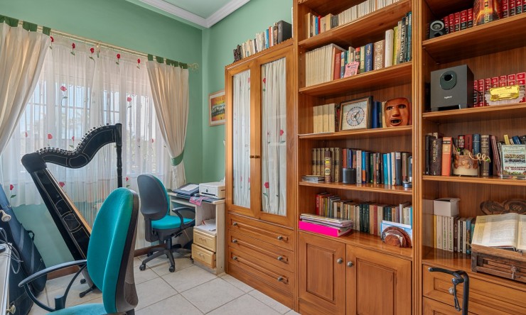 Re-Sale - Detached Villa - Torrevieja - Torre La Mata
