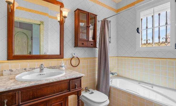 Re-Sale - Detached Villa - Torrevieja - Torre La Mata