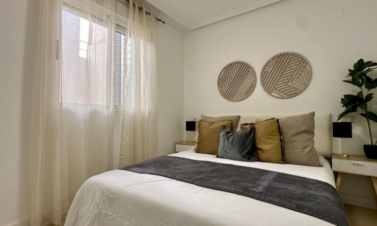 Re-Sale - Apartment - Torrevieja - Torrevieja - Centre