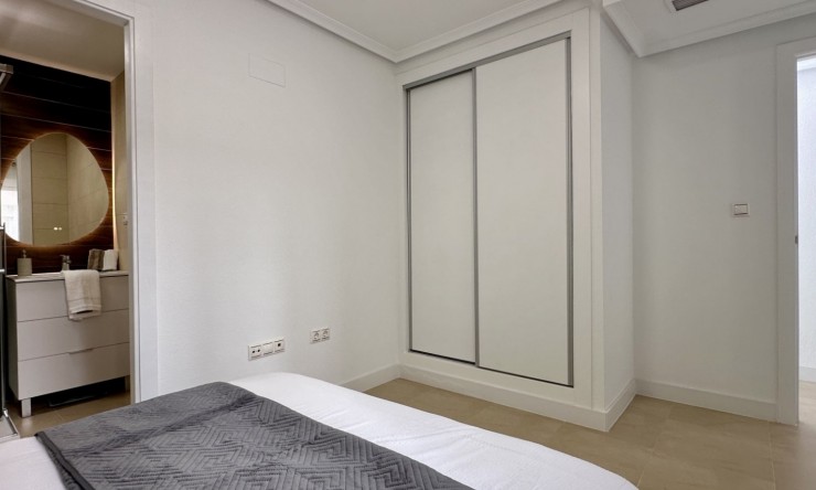 Re-Sale - Apartment - Torrevieja - Torrevieja - Centre