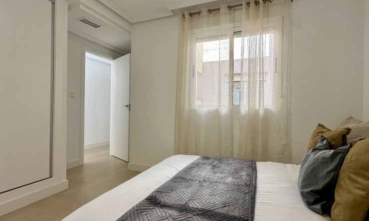 Re-Sale - Apartment - Torrevieja - Torrevieja - Centre