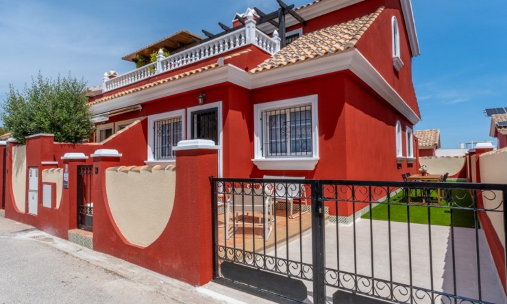 Videresalg - Frittliggende Villa - Orihuela Costa - Villamartin