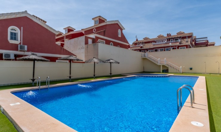 Videresalg - Frittliggende Villa - Orihuela Costa - Villamartin
