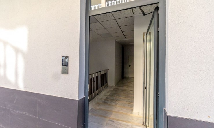 Re-Sale - Apartment - Torrevieja - Playa Del Cura