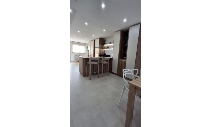 Re-Sale - Apartment - Torrevieja - Playa Acequion