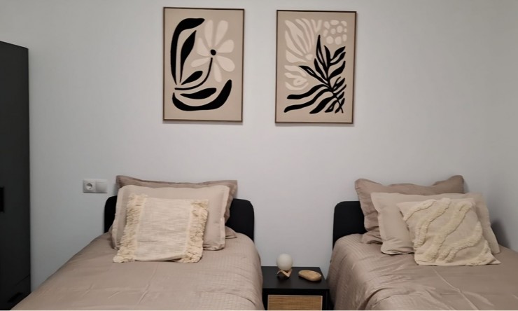 Re-Sale - Apartment - Torrevieja - Playa Acequion