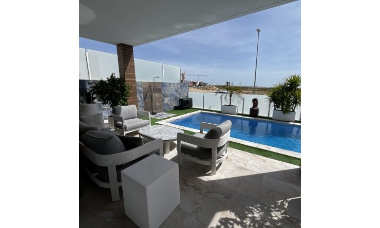 Wederverkoop - Vrijstaande Villa - Los Montesinos - Entre Naranjos / Vistabella Golf