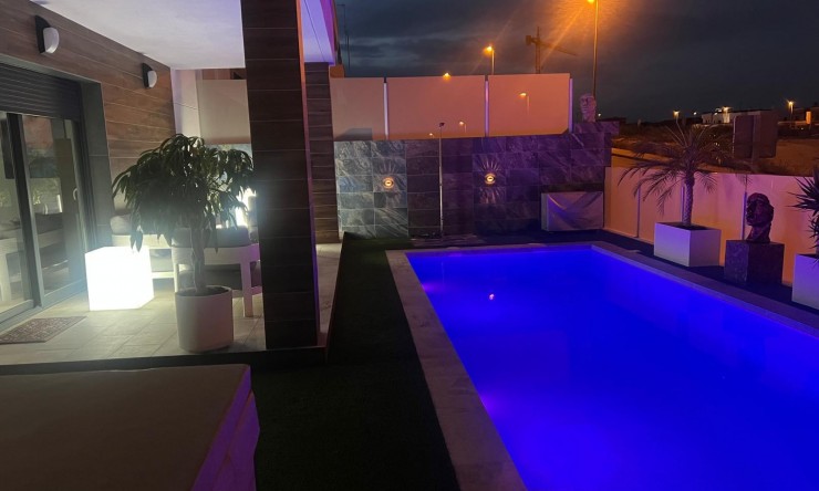 Wederverkoop - Vrijstaande Villa - Los Montesinos - Entre Naranjos / Vistabella Golf