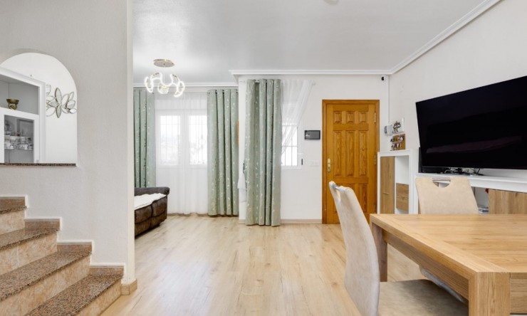 Re-Sale - Townhouse - Torrevieja - Aguas Nuevas