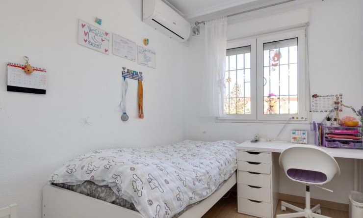 Re-Sale - Townhouse - Torrevieja - Aguas Nuevas