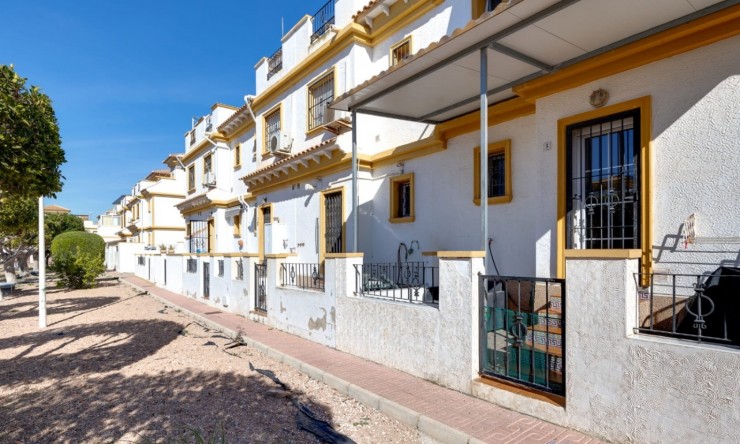 Re-Sale - Townhouse - Torrevieja - Aguas Nuevas