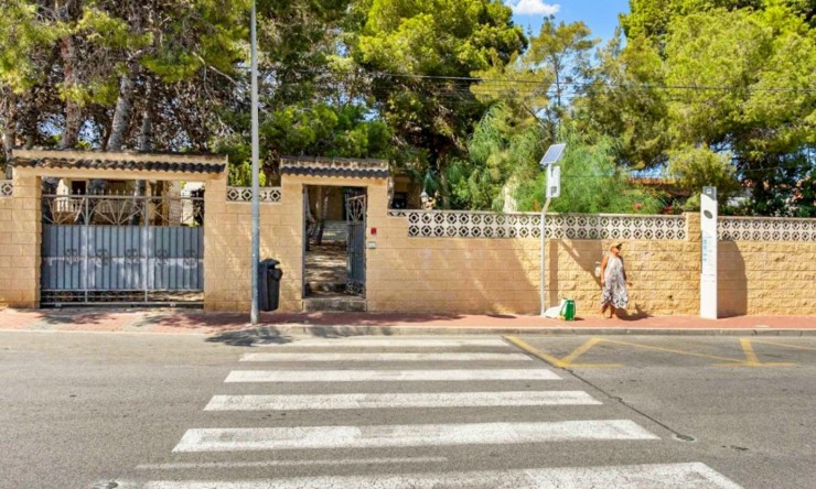 Re-Sale - Detached Villa - Orihuela Costa - Los Balcones