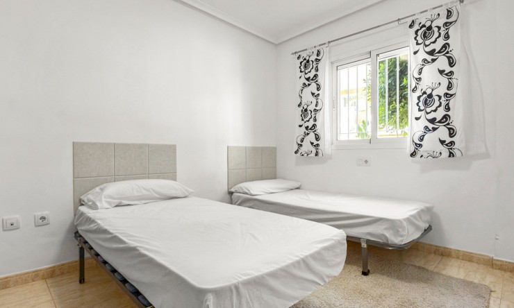 Re-Sale - Apartment - Orihuela Costa - Playa Flamenca