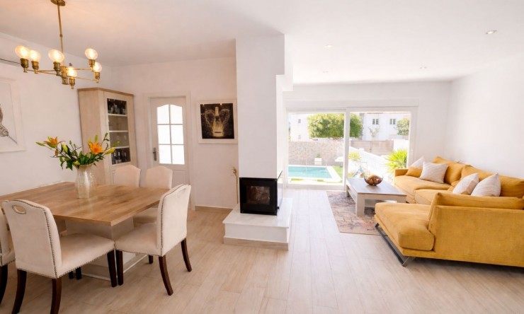 Re-Sale - Detached Villa - Orihuela Costa - Los Dolses