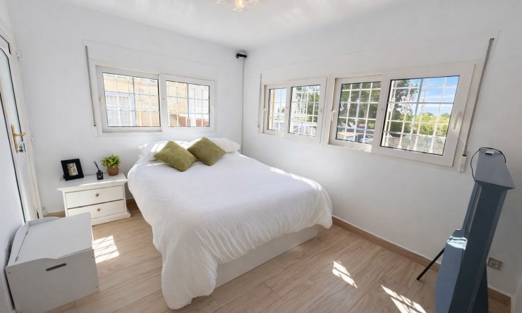 Re-Sale - Detached Villa - Orihuela Costa - Los Dolses
