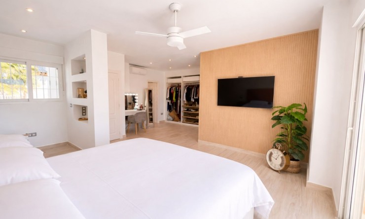 Re-Sale - Detached Villa - Orihuela Costa - Los Dolses