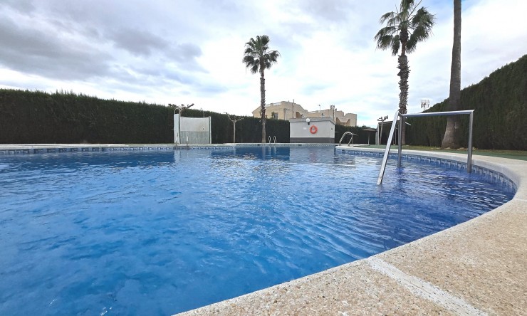 Reventa - Apartamento - Torrevieja - El Chaparral
