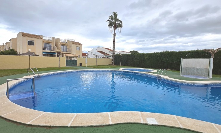 Reventa - Apartamento - Torrevieja - El Chaparral